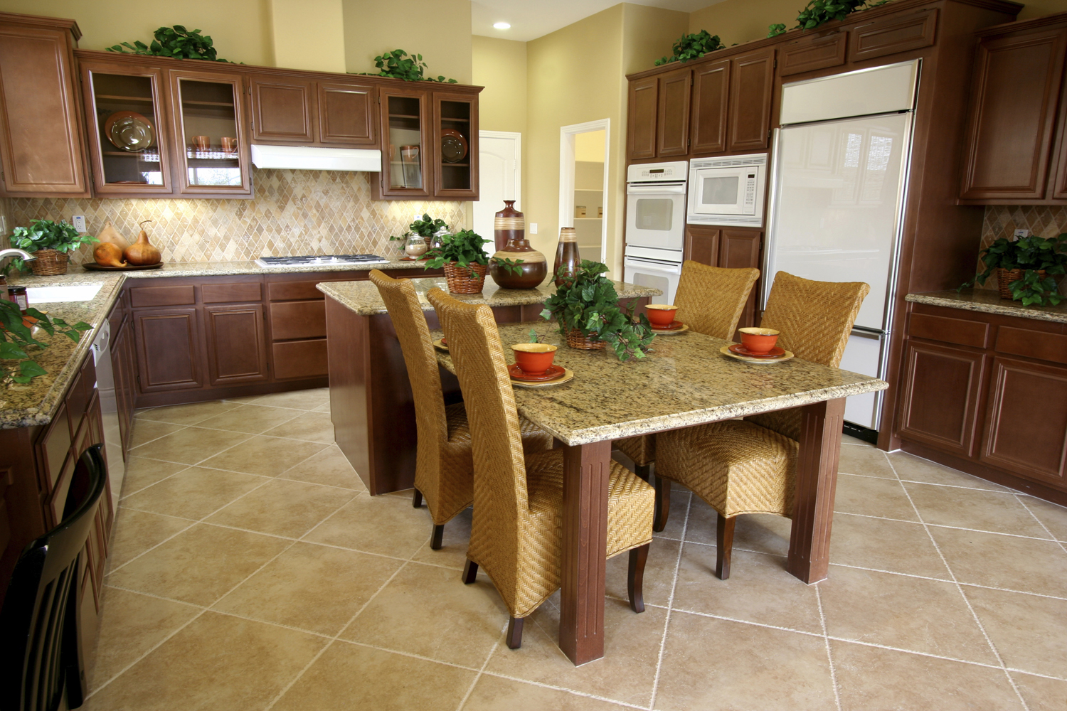 Close Kitchen remodeling designs Houston
